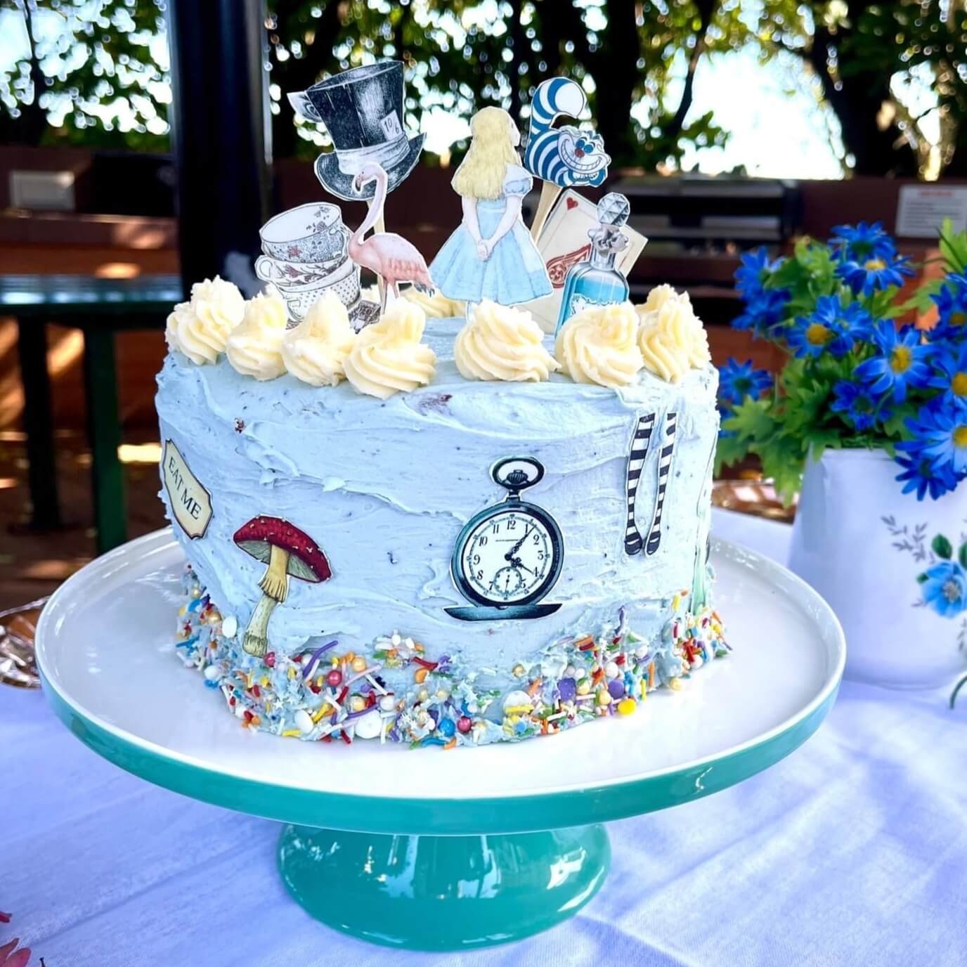 Alice in Wonderland Cake Kit