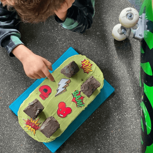 Skateboard Cake Kit