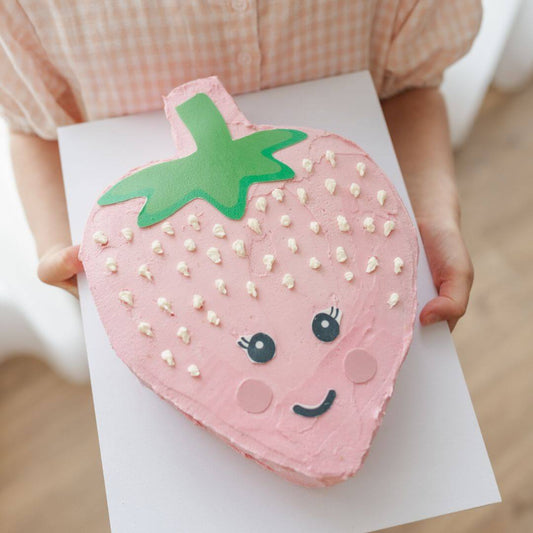 Strawberry Kisses Cake Kit