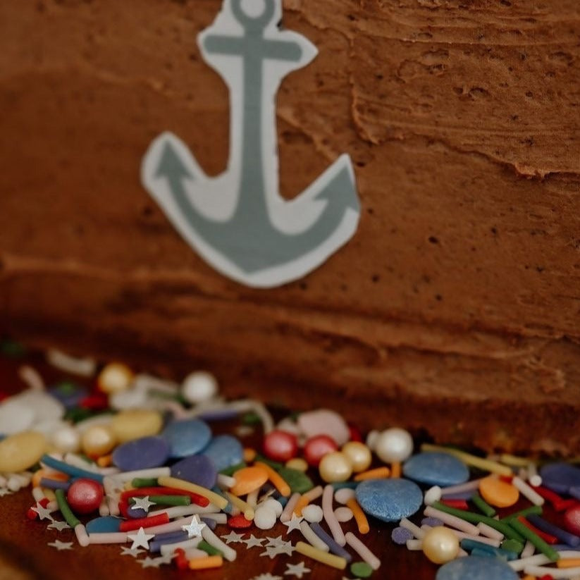 Edible image and natural sprinkles