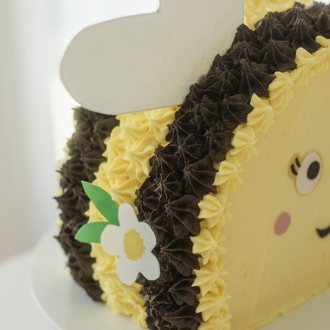 Bee Cake Kit