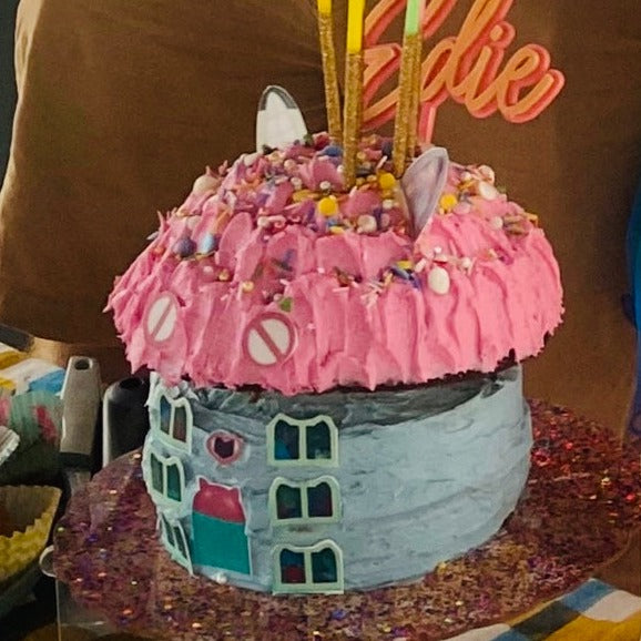 Gabby's Dollhouse Cake Kit