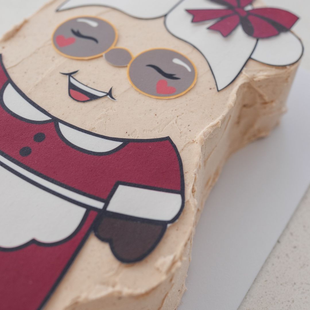 Mrs. Claus Cake Kit