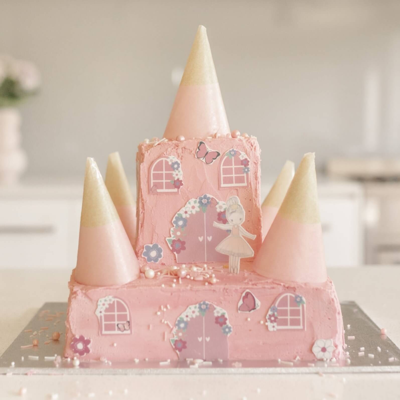 An Easy} Pink Princess Castle Cake
