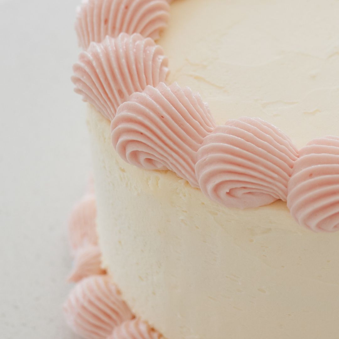 Pink on White Vintage Cake Kit