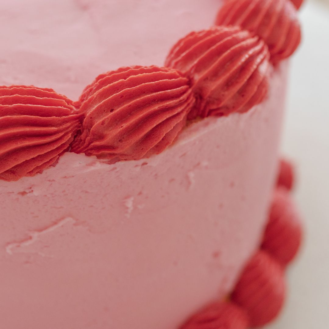 Red on Pink Vintage Cake Kit