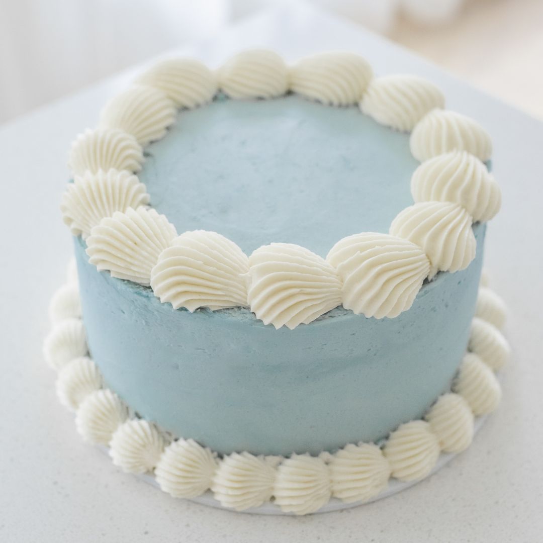 White on Blue Vintage Cake Kit