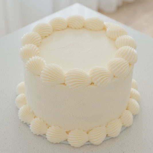 White on White Vintage Cake Kit
